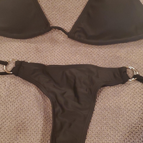 Bikini - Picture 2 of 4